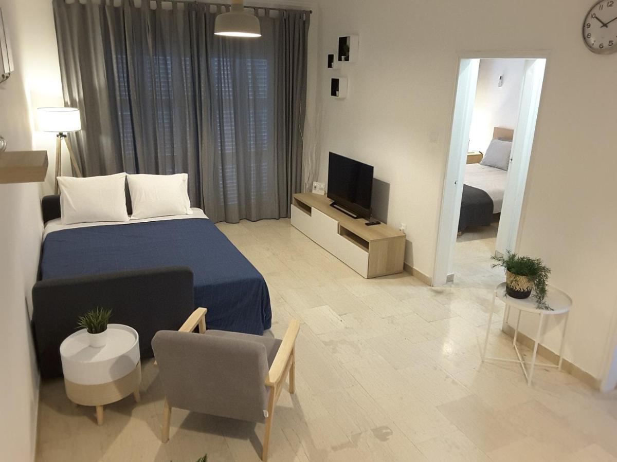 Blue Coast Semeli By The Sea Apartment Paphos Bagian luar foto